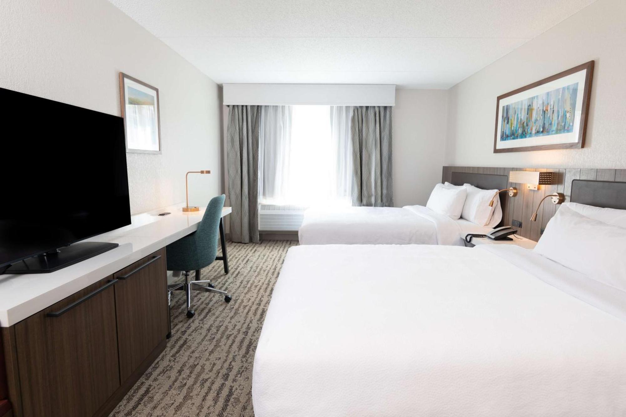 Hilton Garden Inn Des Moines Airport Exterior photo
